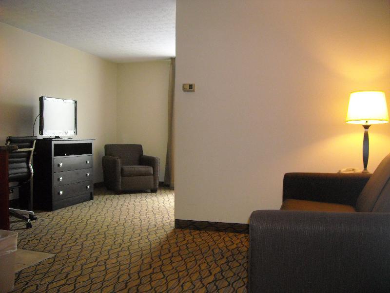 Holiday Inn Express Hotel & Suites Cadillac By Ihg Exterior foto